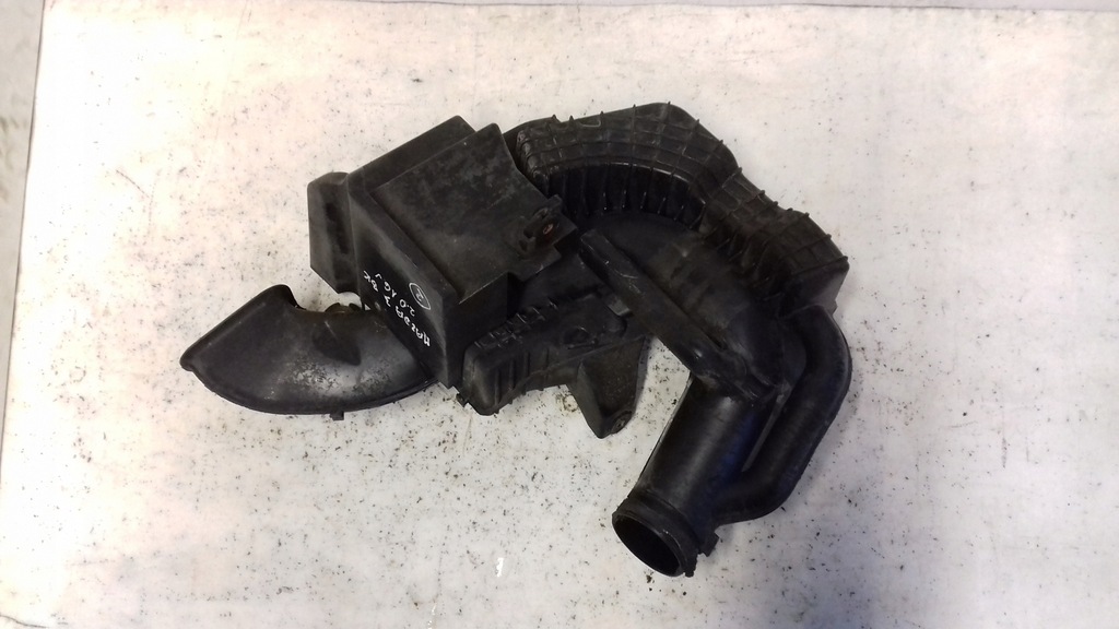 фото №7, Резонатор воздухозаборник воздуха mazda 3 bk 2.0 16v 03-09