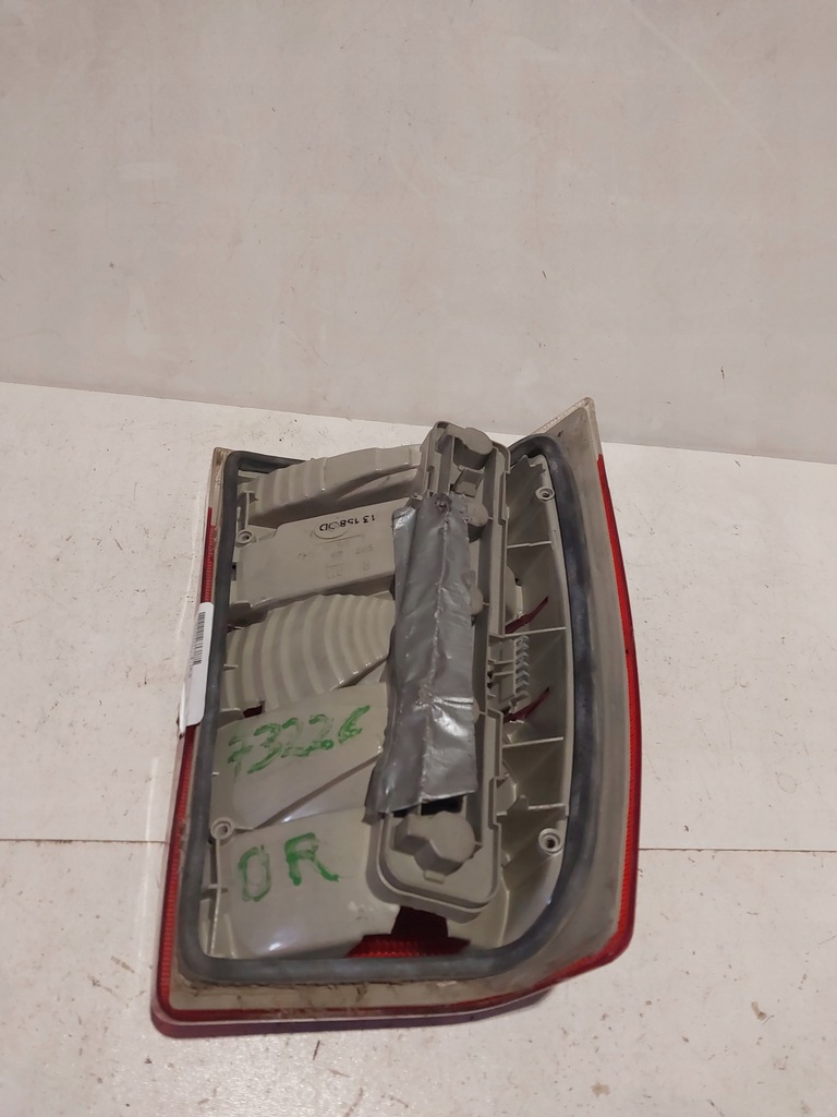 фото №7, Opel omega a sedan правая задняя лампа правый задняя вкладыш правой задний лампы