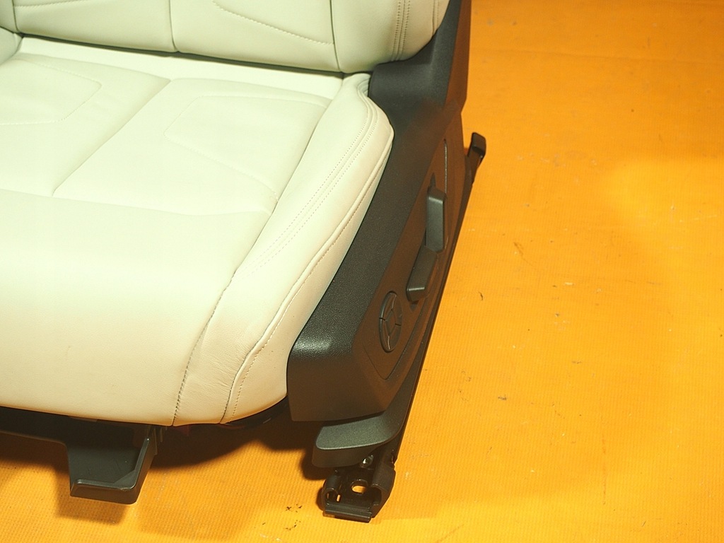 фото №8, Audi q3 83a 17km сиденья заднее сиденье кожа электрический