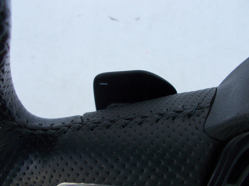 фото №16, Повітропровід шкіряний audi a5 8t пелюстки перемикання 8r0419091g