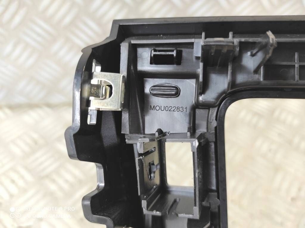 Купить Peugeot 208 ii dekor рамка средняя приборная панель панели czarna блеск m0u022831