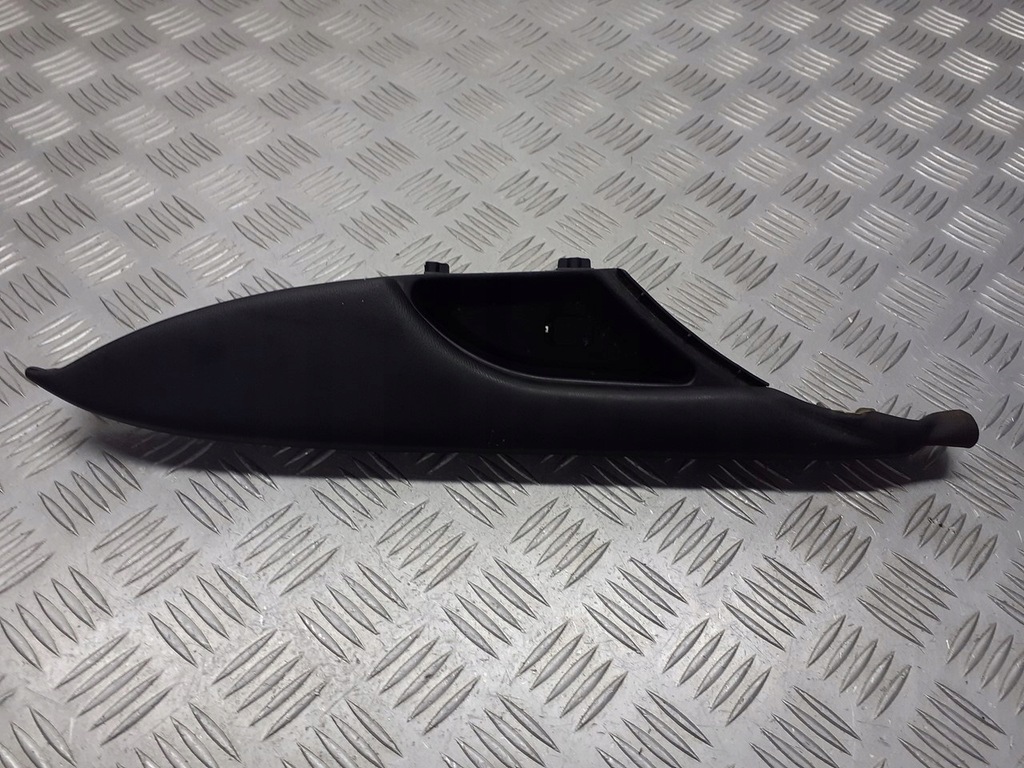 фото №1, Кронштейн ручка обшивка лівий перед mitsubishi grandis mn13443