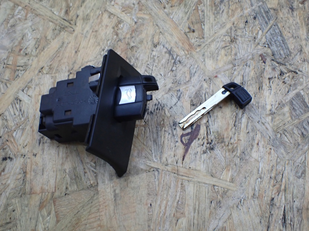 фото №8, Замок запалювання разом з ключ bmw 316d e91 lift kombi europa 6954719