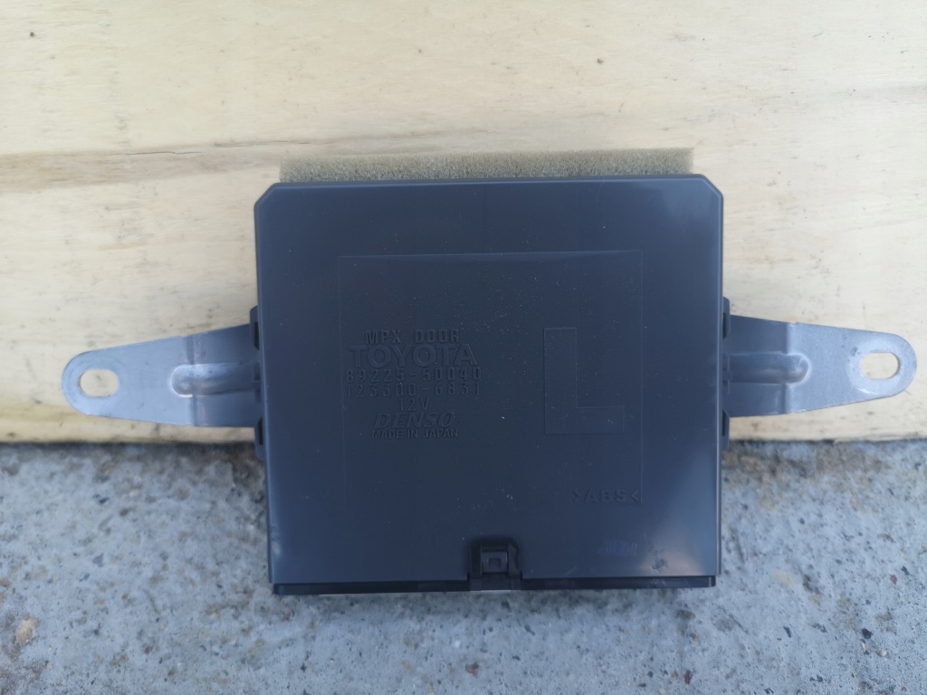 Купити Модуль двері лівий задня lexus ls ls460 89225-50040