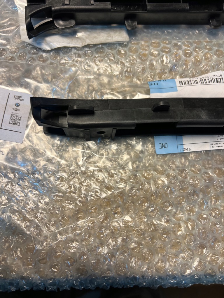 фото №7, Bmw e65 przedlift направляющая бампера правый 51118223248