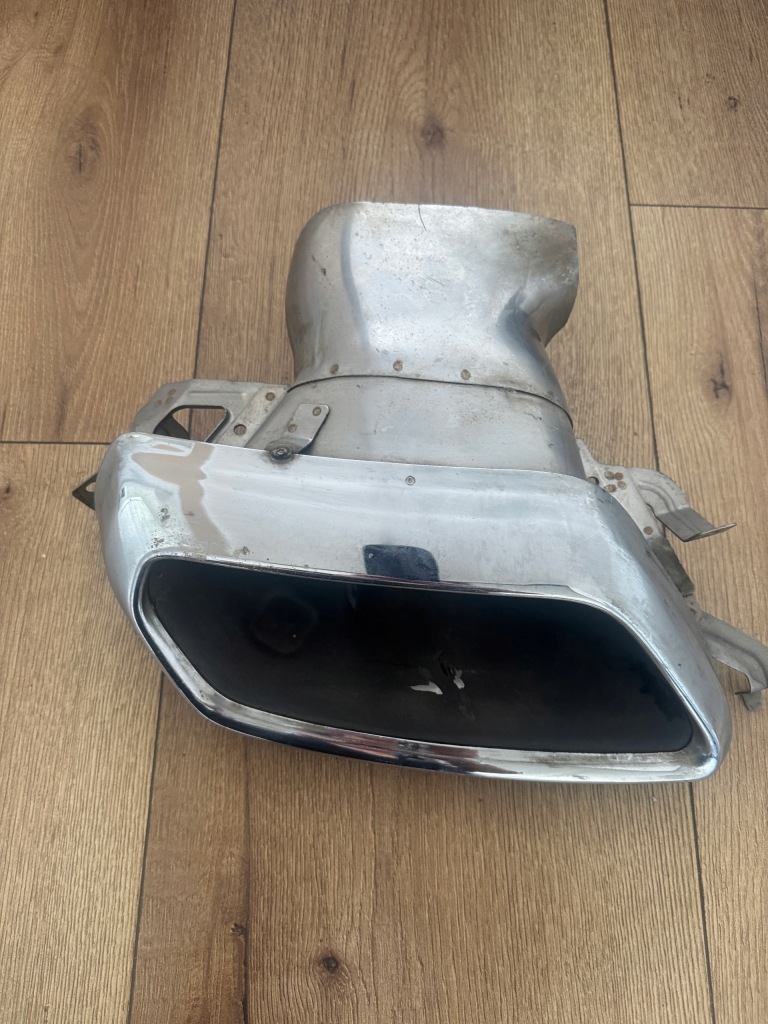 Купити Volvo xc40 наконечник глушника права задні 31407970