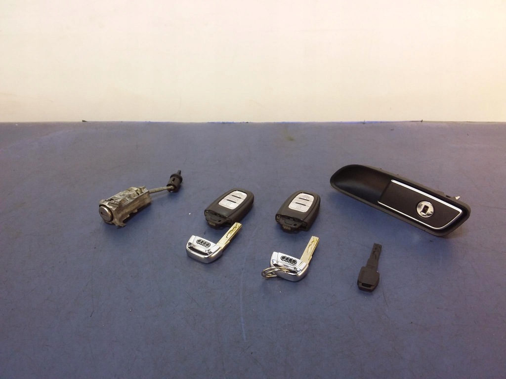 фото №4, Audi a8 d4 ключ pilot вкладка замка