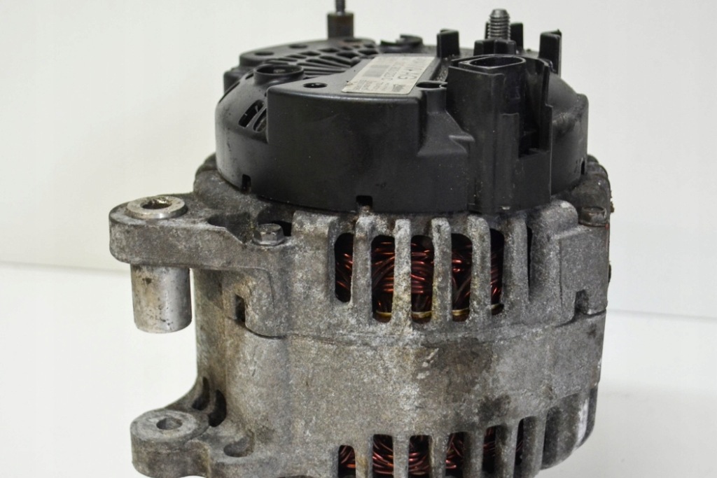 Генератор vw passat variant b6 3c5 03c903023c 1.4l бензиновий 110kw 2010 Недорого