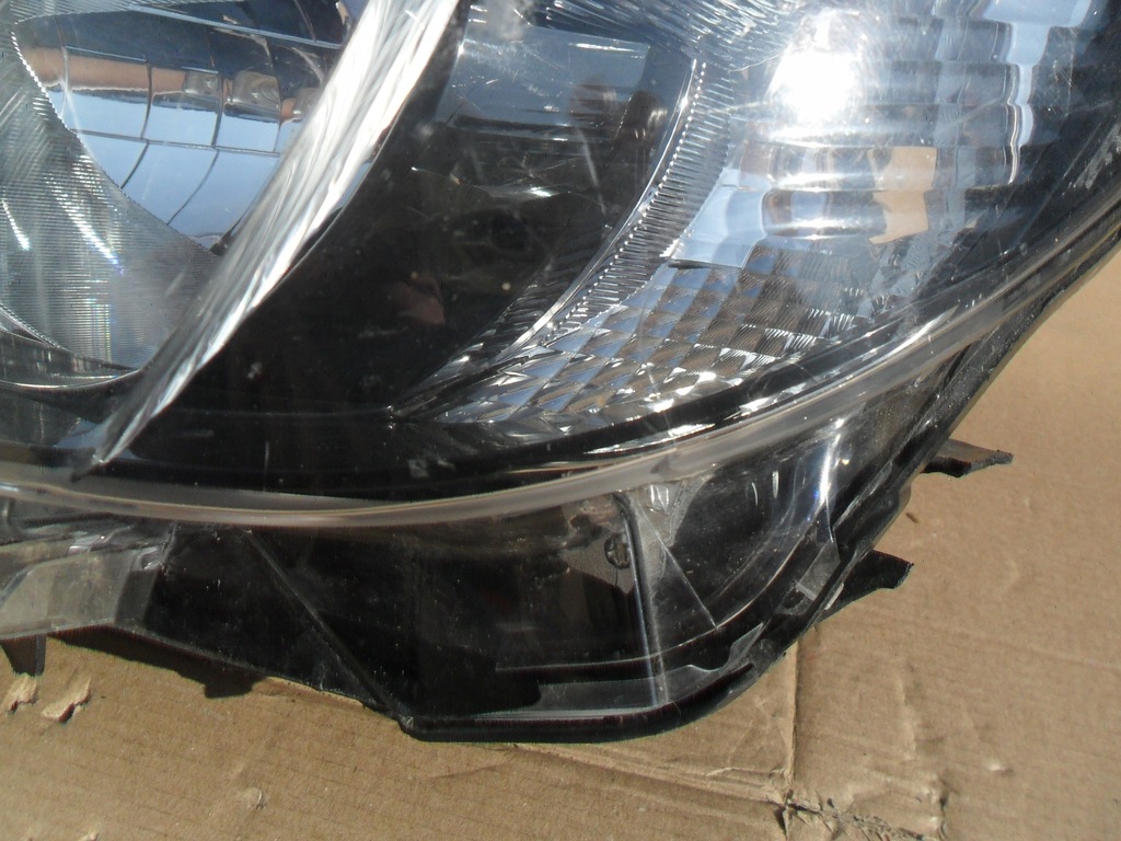 фото №15, Mazda 2 лампа левая обычная