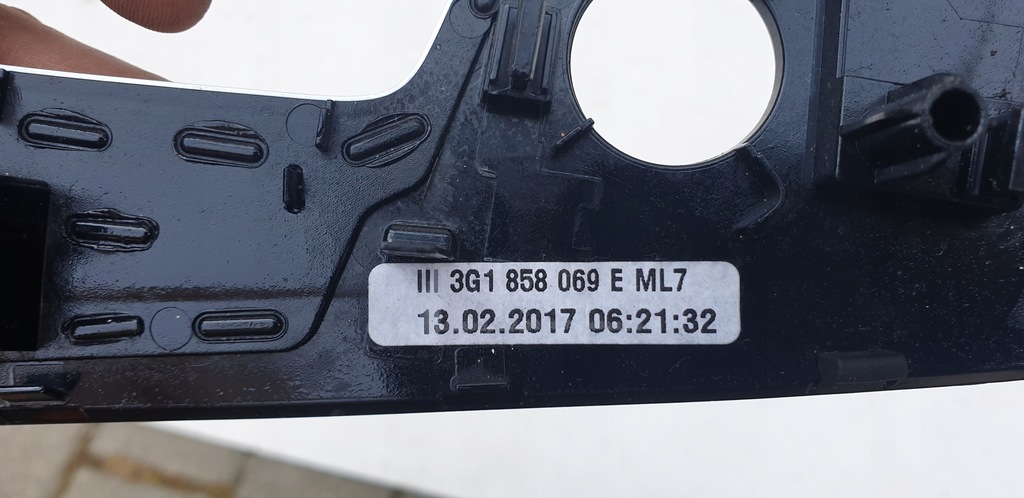 фото №3, Vw passat b8 3g1858069e ml7 рамка радіо