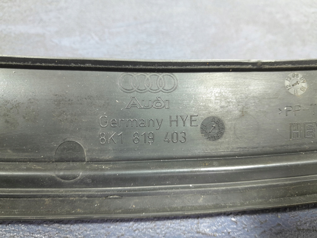 фото №6, Audi a4 b8 жабо верхній 8k1819403