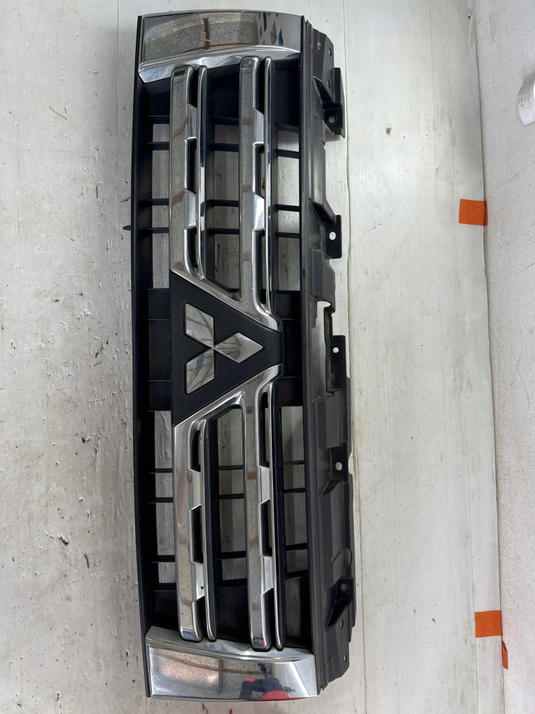 фото №1, Mitsubishi pajero iv 11-14 решётка радиатора решётка радиатора 7450a777