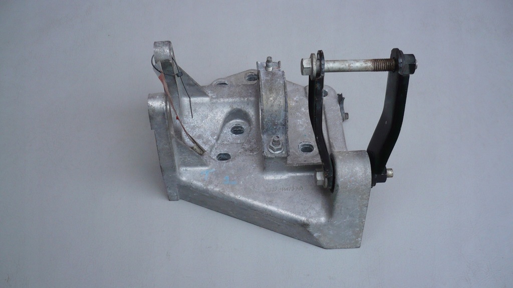 фото №1, Кронштейн кронштейн опора range rover evoque l538 15r