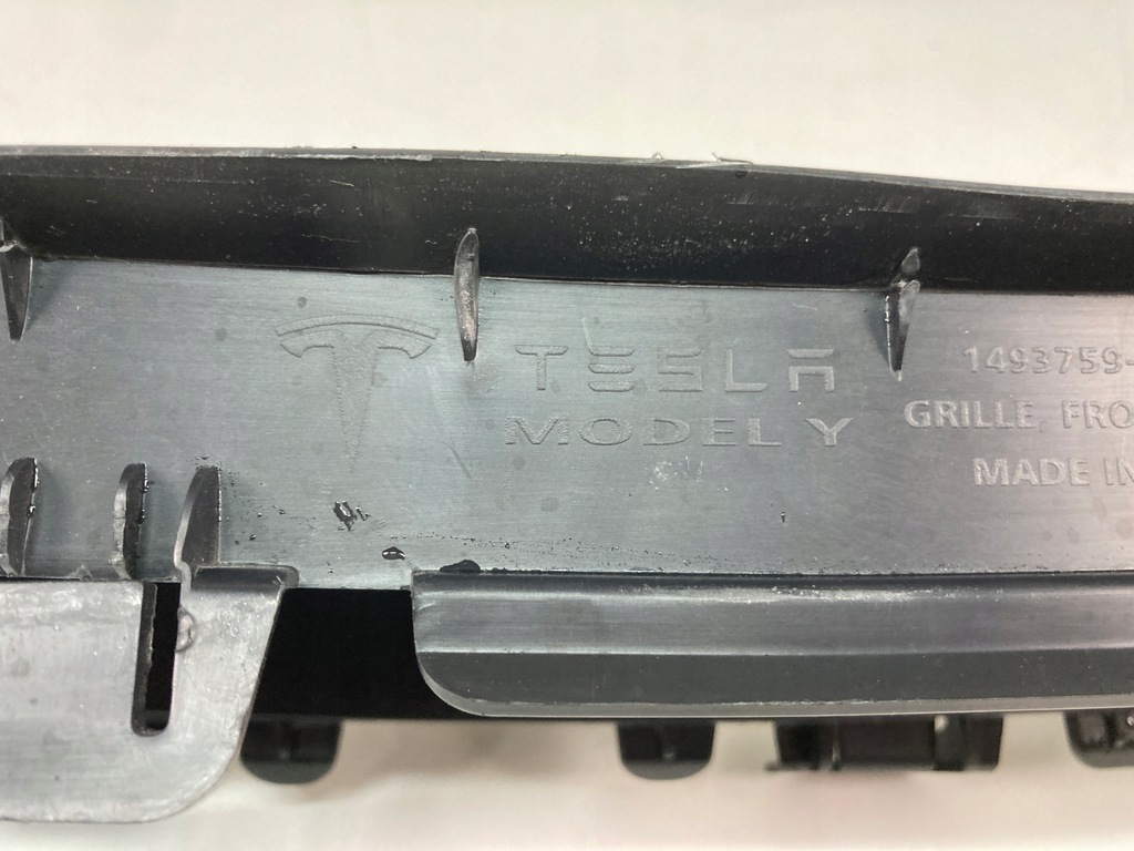 фото №12, Решётка бампера средняя tesla y