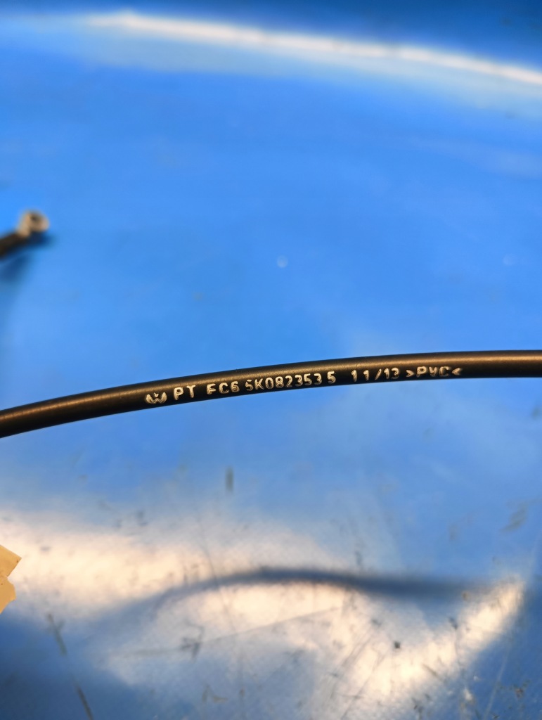 Трос тяга ручка открывания капот vw golf vi 08-12r. Оригинал