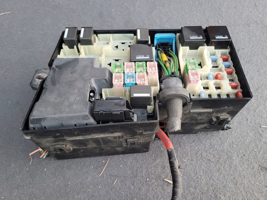 фото №5, Коробка предохранителей volvo v50 8688040 518818000