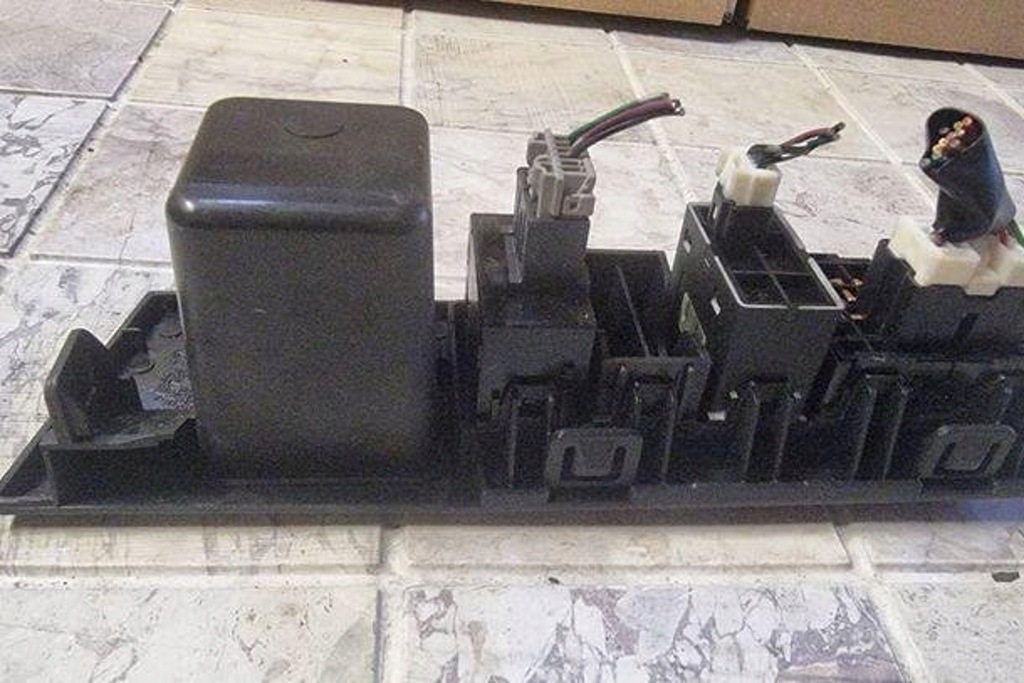 фото №7, Перемикач регулювання дзеркал nissan note e11, ne11 684859u100 1.6l