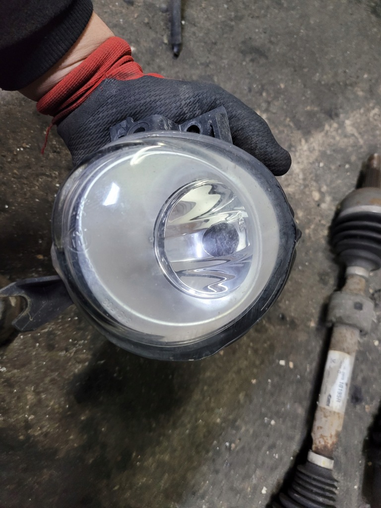 фото №1, Porsche cayenne протитуманна фара правий 7l5941700c