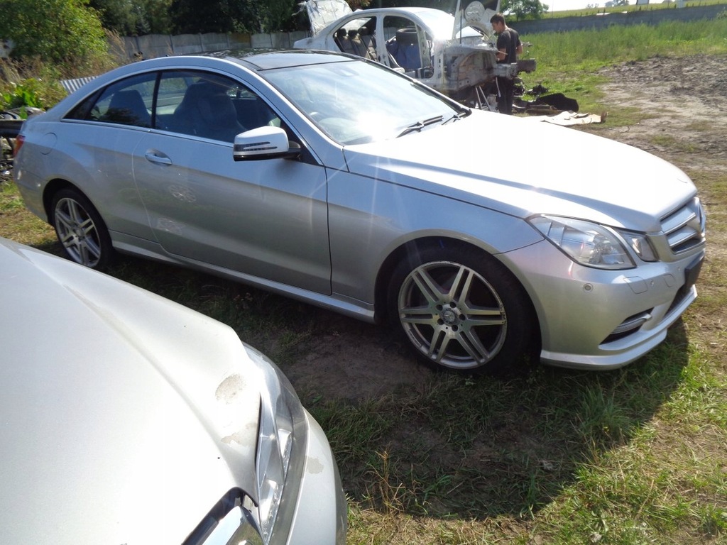 фото №1, Mercedes e w207 207 coupe чверть права bok правий 775