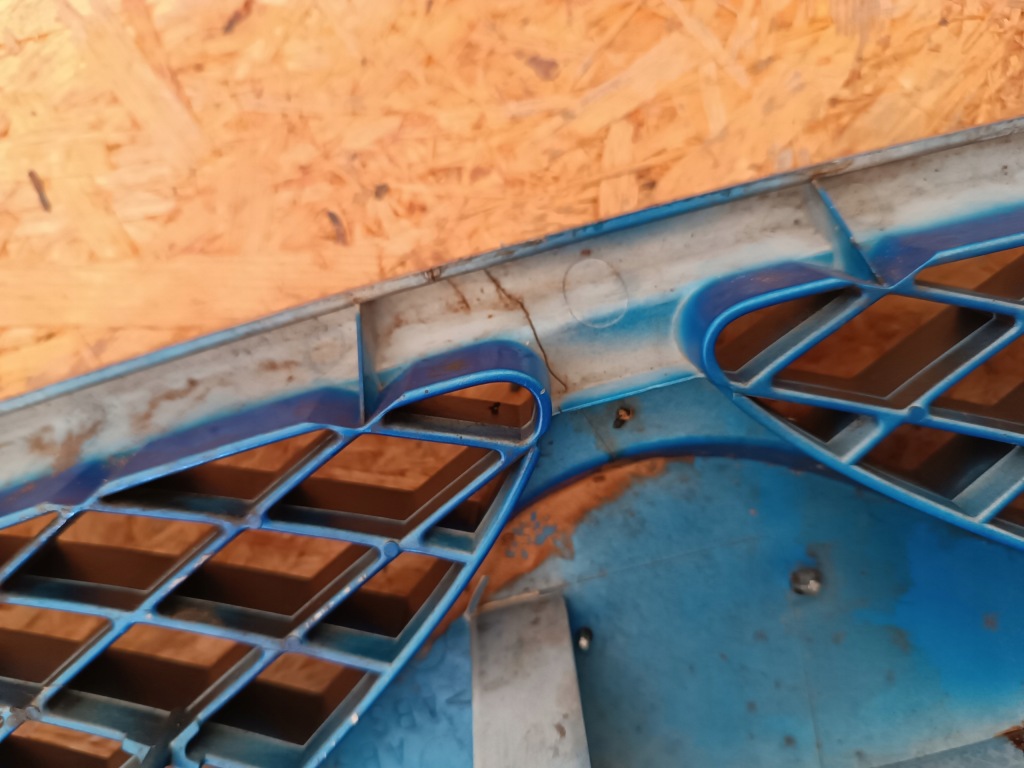 Решітка решітка радіатора решітка  бампера перед 623102n410 nissan almera n15 в Україні