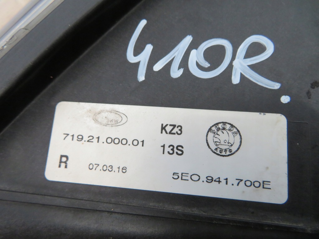 Skoda octavia iii противотуманная фара правый перед 5e0941700e Доставка