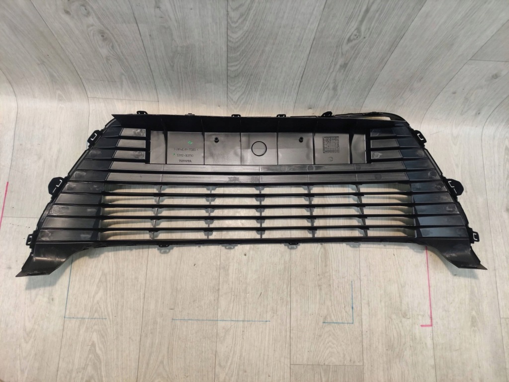 Toyota yaris 12-14 решётка средняя бампера 531120d250 с Разборки