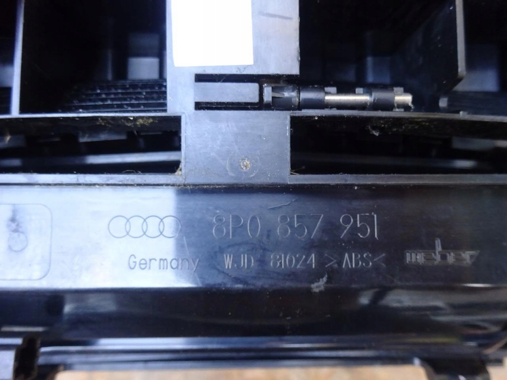 фото №7, Audi a3 8p пепельница бардачок шлифованный алюминий 8p0857951