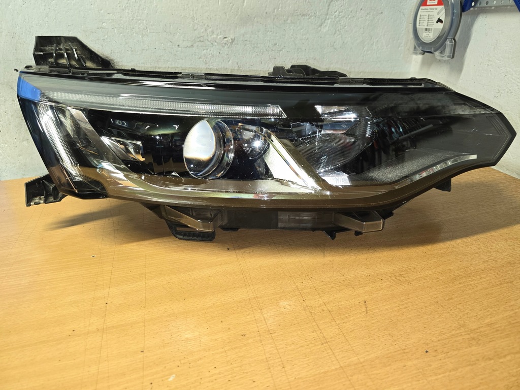 фото №1, Лампа права renault talisman 260108543r лінза led europa