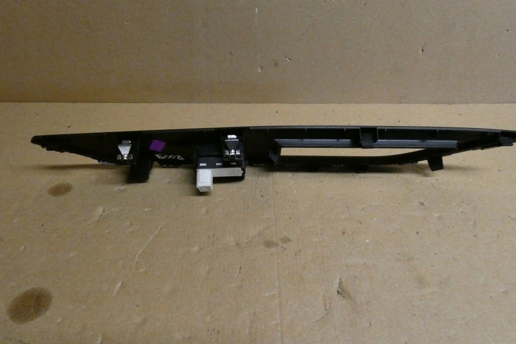 фото №6, Переключатели окон перед задняя peugeot 5008 2 98319739zd 98172544zd 98178383zd