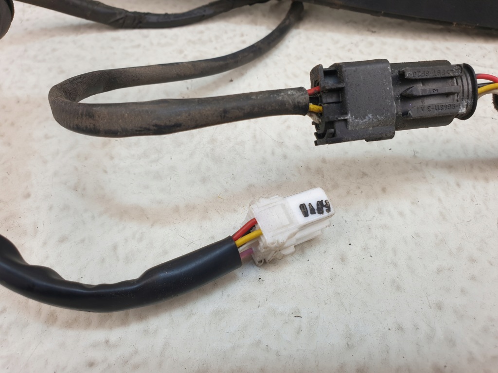 фото №4, Hyundai ix35 накладка крышки задний камера oryg