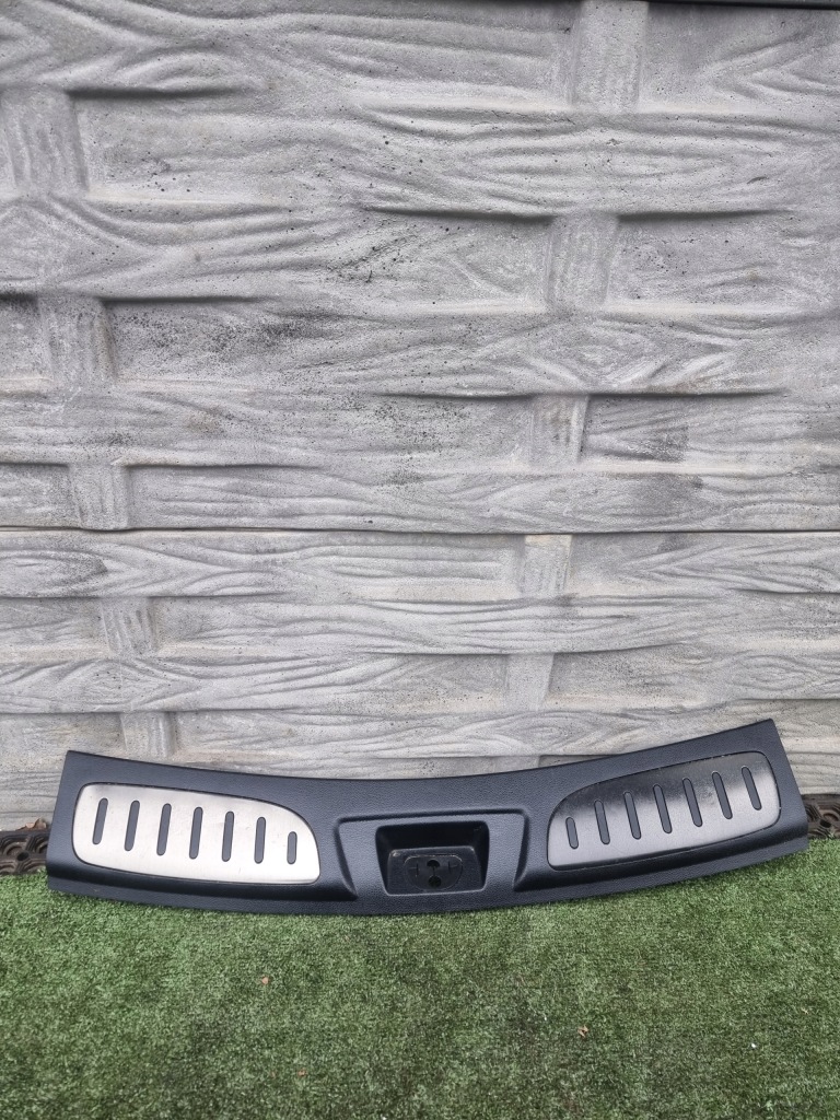 Купить Jeep grand cherokee wk2 молдинг маскировочная багажника 1gw67trmab