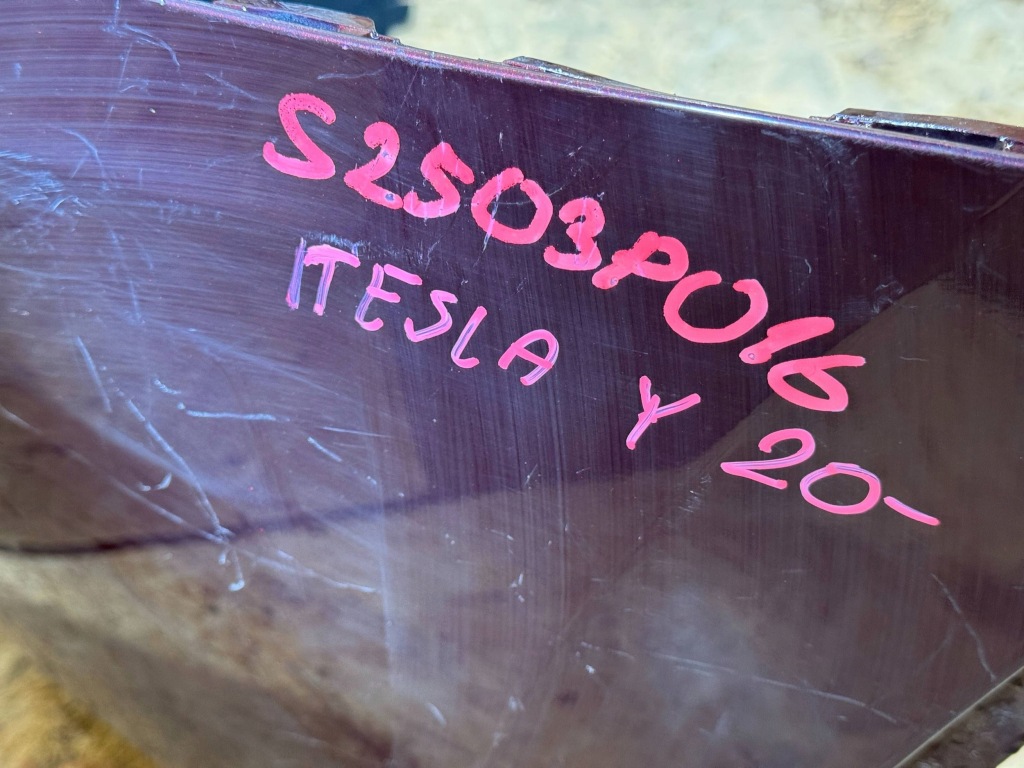 Tesla model y 20- бампер задня задній Зі Шроту