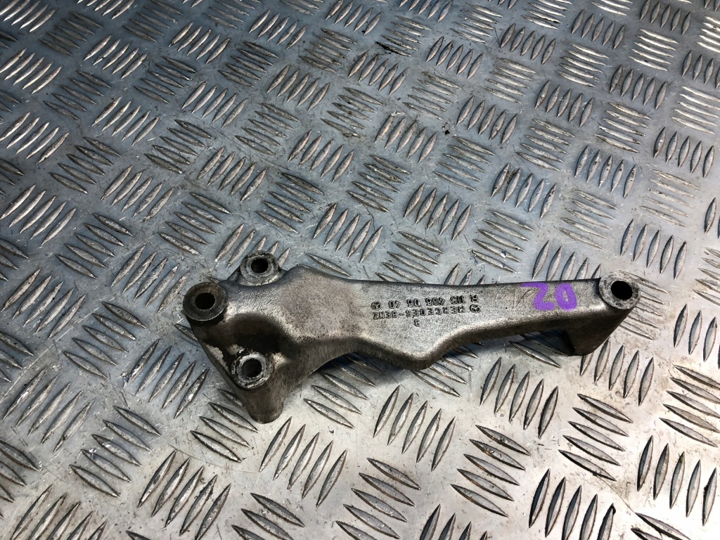 фото №1, Mercedes w123 2,3 бензин m115 кронштейн кронштейн насоса підсилювача r1154660640