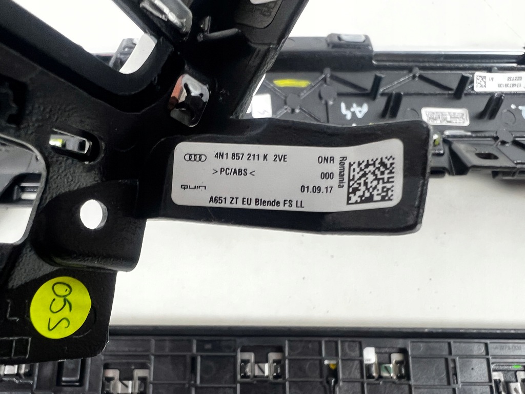 фото №7, Решётки обдув декоры панели audi a8 s8 d5 4n drewno 2ve 4n1857211 4n1857212