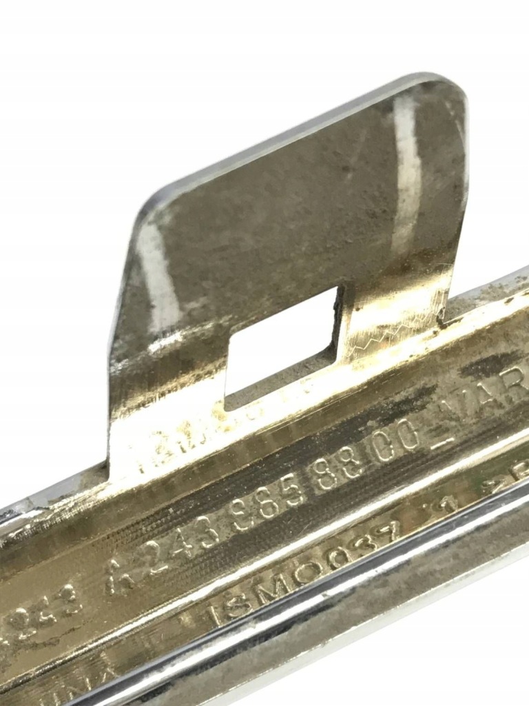 Mercedes w243 молдинг бампер правий перед a2438858800 Ціна