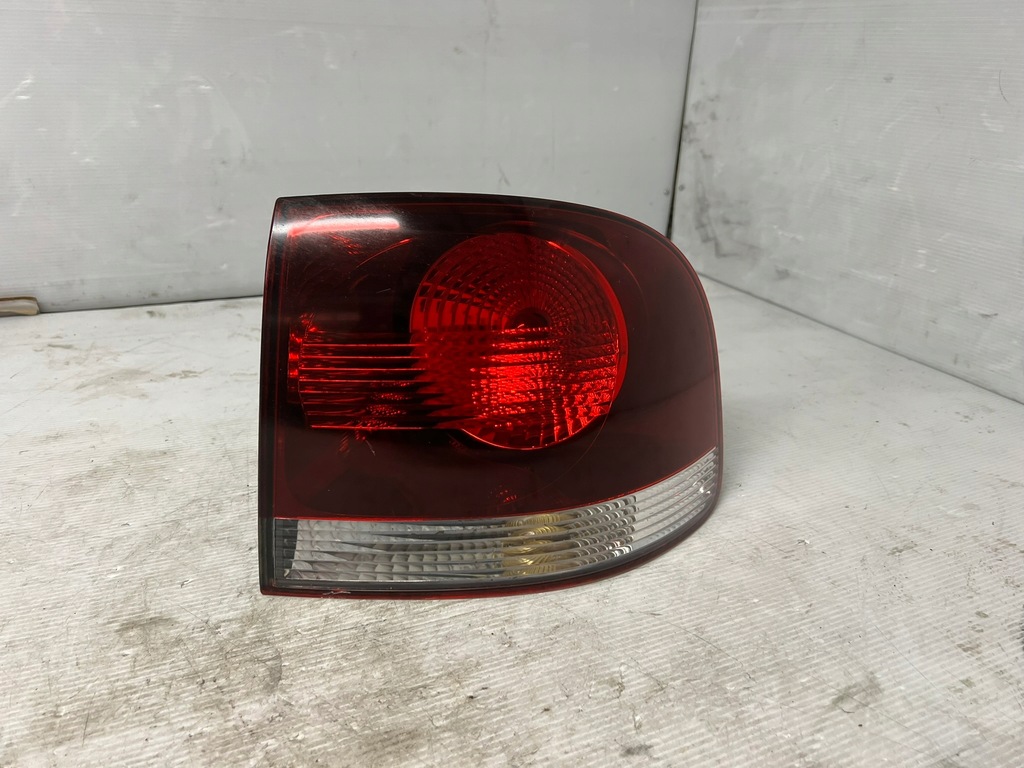 фото №1, Volkswagen touareg лампа правая задняя 7l6945258
