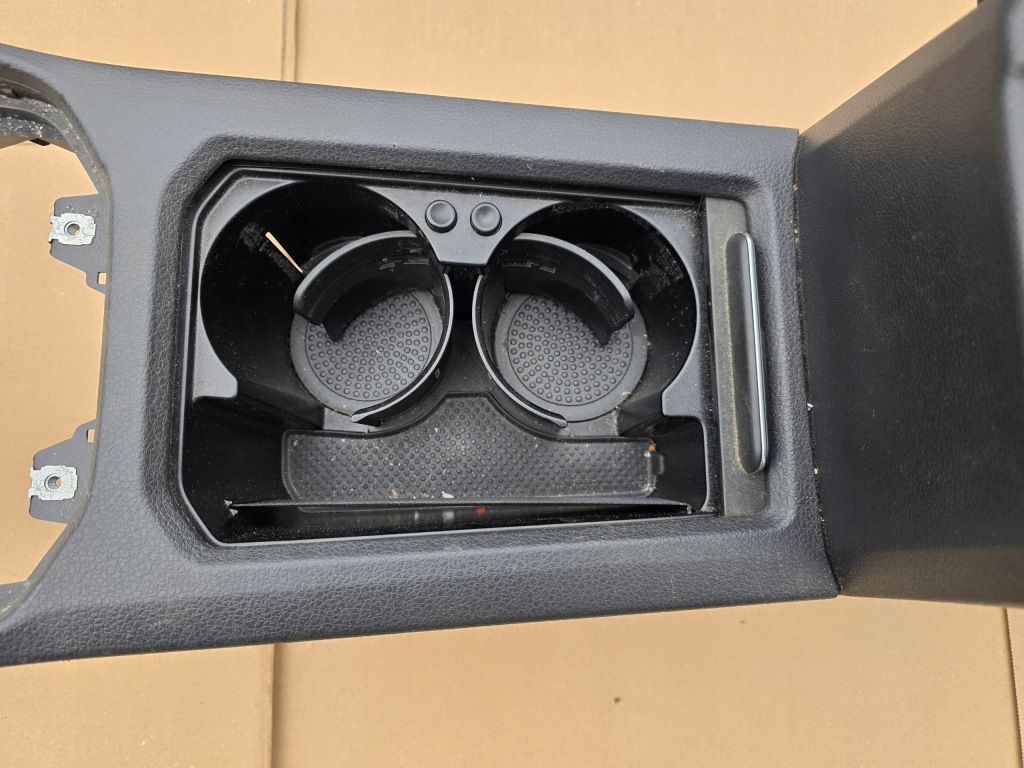 фото №6, Подлокотник тканевый туннель шторка vw golf vii 7 sportsvan оригинал