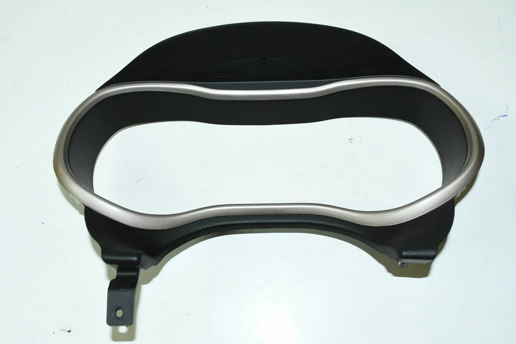 фото №1, Рамка спідометра 1yr31trmab jeep cherokee kl