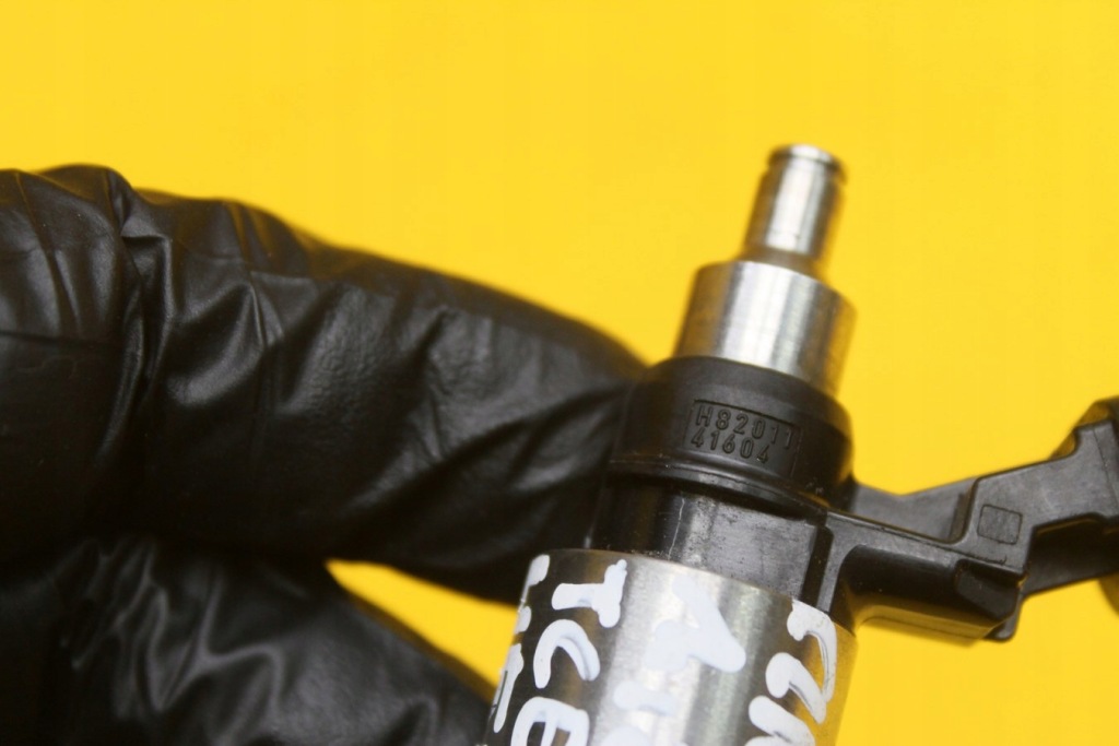 Інжектор форсунки clio iv 1.2 tce h8201141604 Зі Шроту