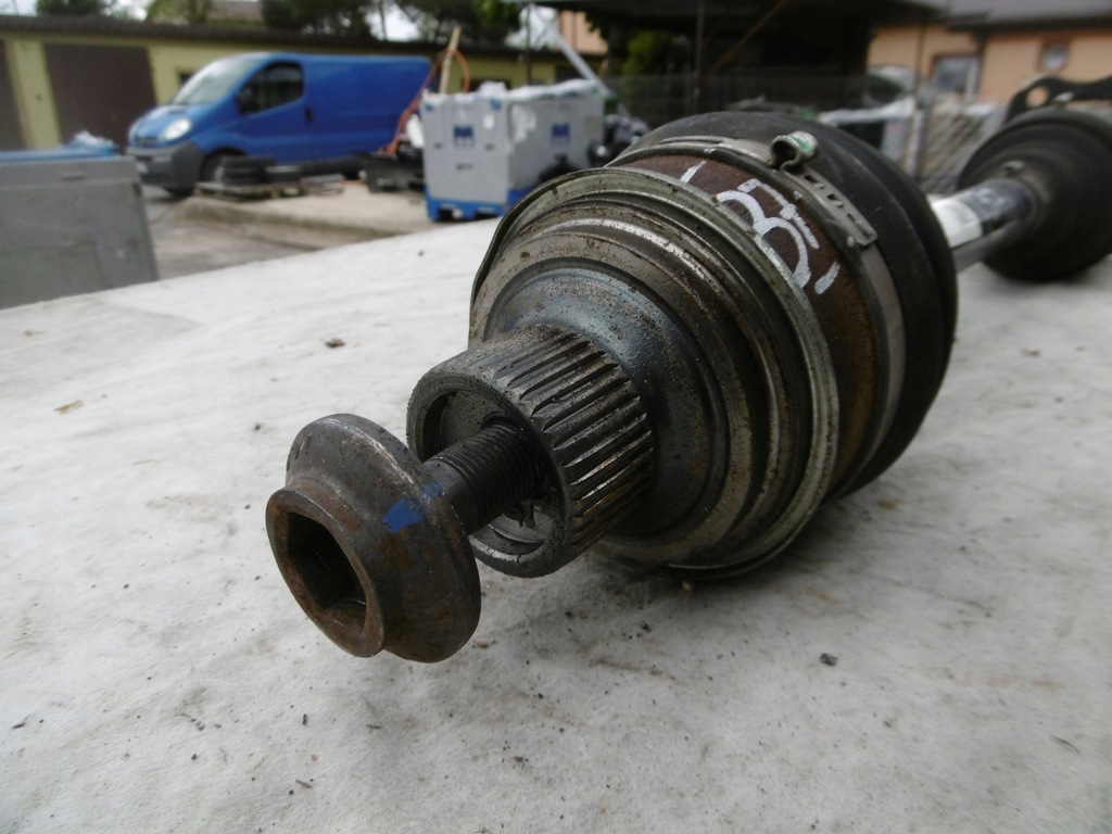 фото №3, Привідний вал ліва 4m0407271l vw touareg iii