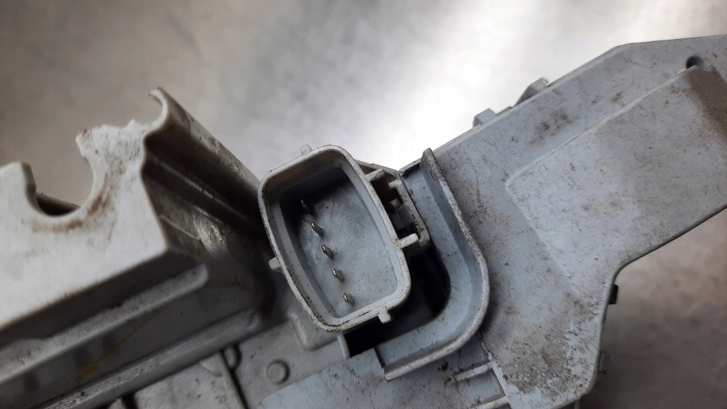 Замок двері лівий перед 51809124 lancia delta iii 08-14r в Україні