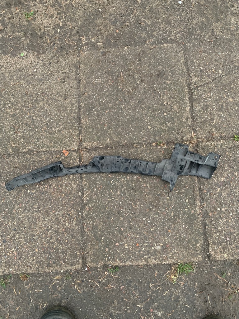 Купить 13250571 направляющая бампера лампы правый перед opel insignia