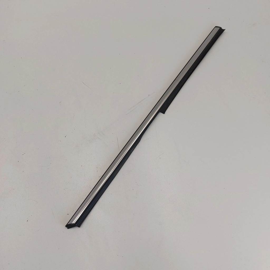 фото №1, 2012 mini one - cooper r57 молдинг скло задній