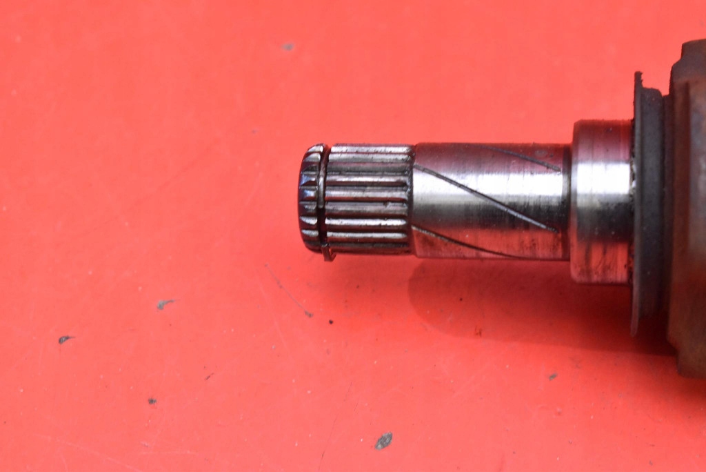 Привідний вал ліва перед механічна коробка передач 13149830 opel corsa e 1.4 twinport 90 km 14-20 в Україні