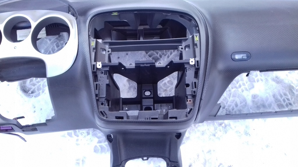 фото №8, Приборная панель приборная консоль seat toledo iii 04-