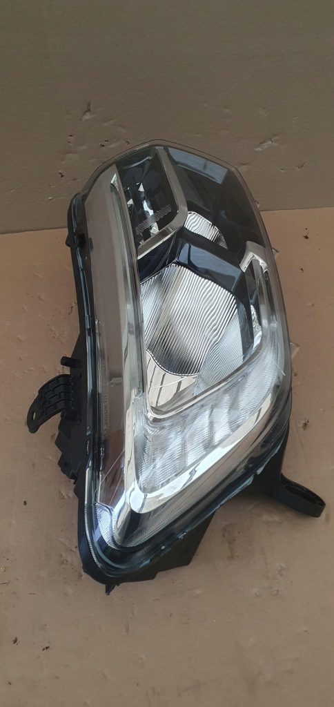 Фара правая  перед передняя led renault sandero 2 рестайлинг  260100437r Цена