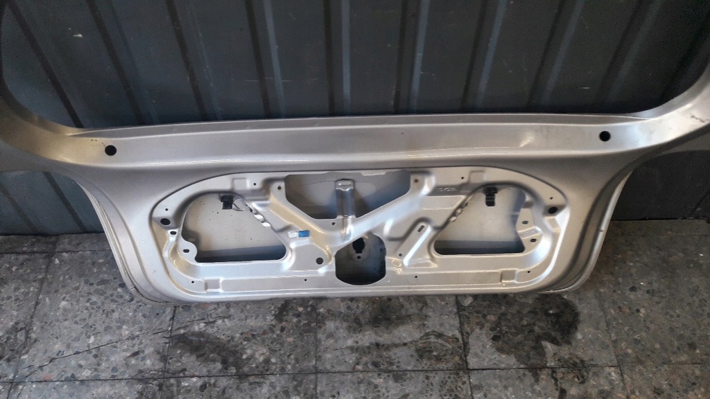 фото №11, Крышка багажника багажника toyota yaris i серебристая