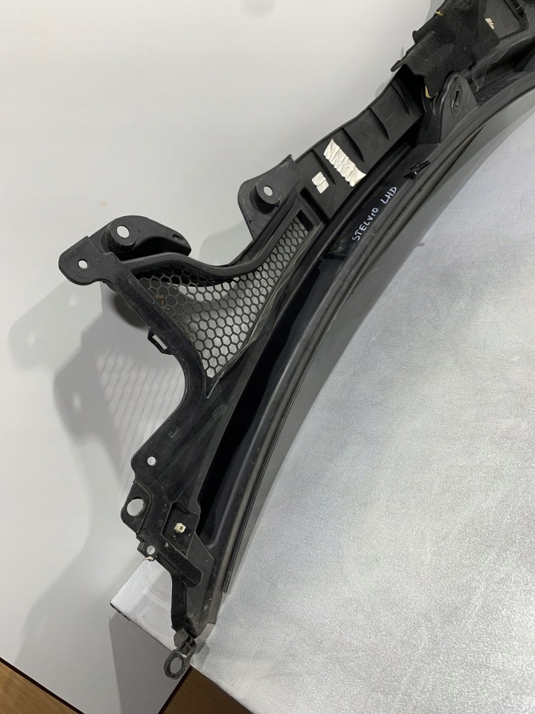 2019 alfa romeo stelvio uszczelka/przesłona стекло передней 156108447 с Разборки