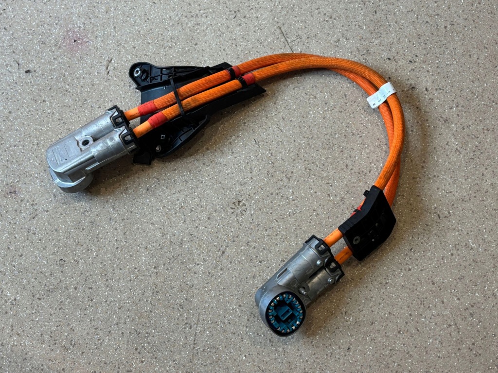 Шланг wysokiego напряжения bmw x1 u11 5a1c8d7 Цена