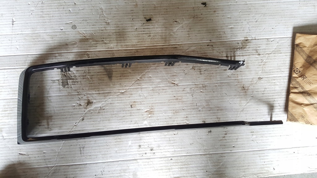 фото №1, Рамка решётка правая audi r8 4s0807676b демонтаж